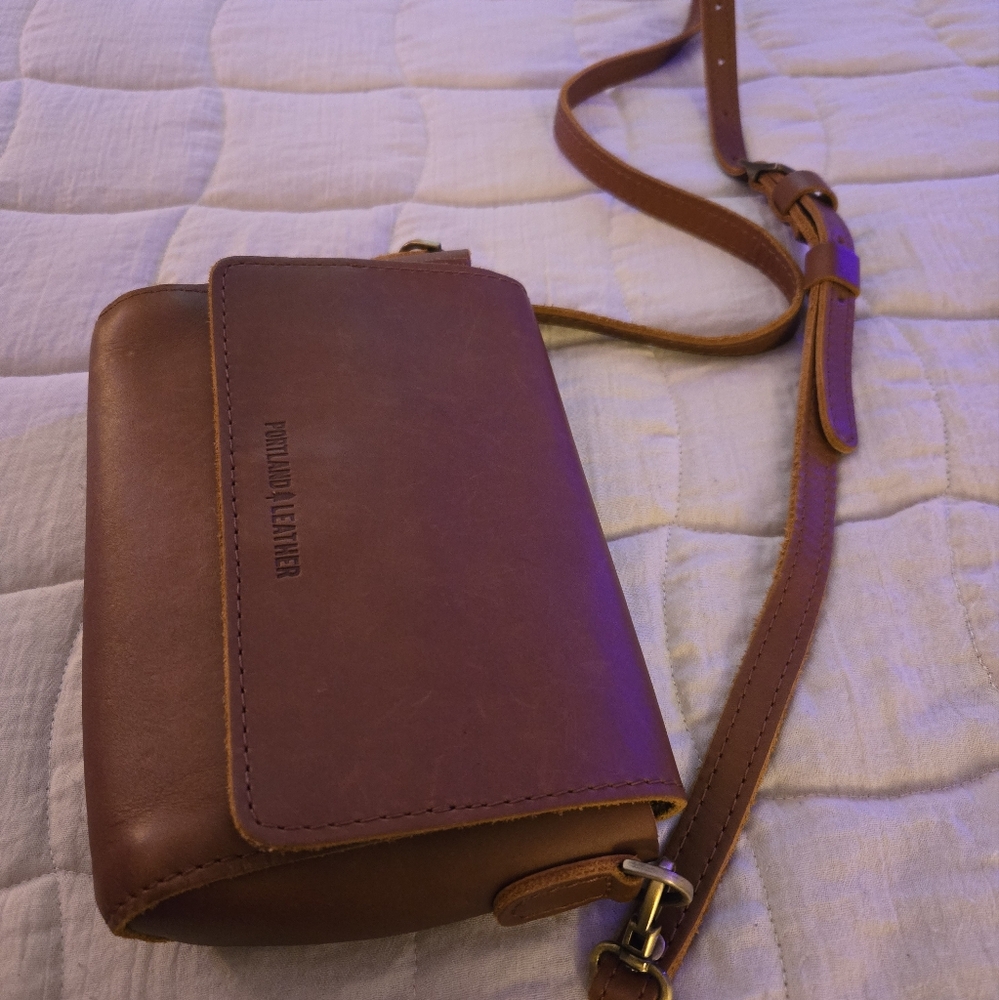 Portland Leather crossbody